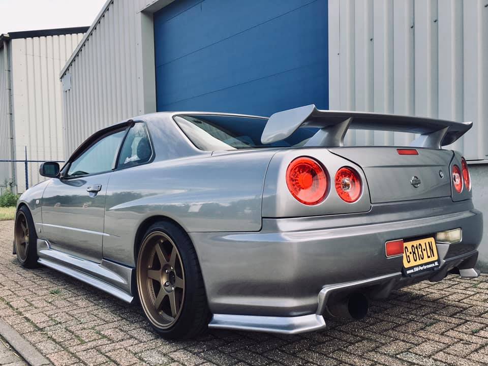 G-813-LN: NISSAN SKYLINE GT-R uit 1998