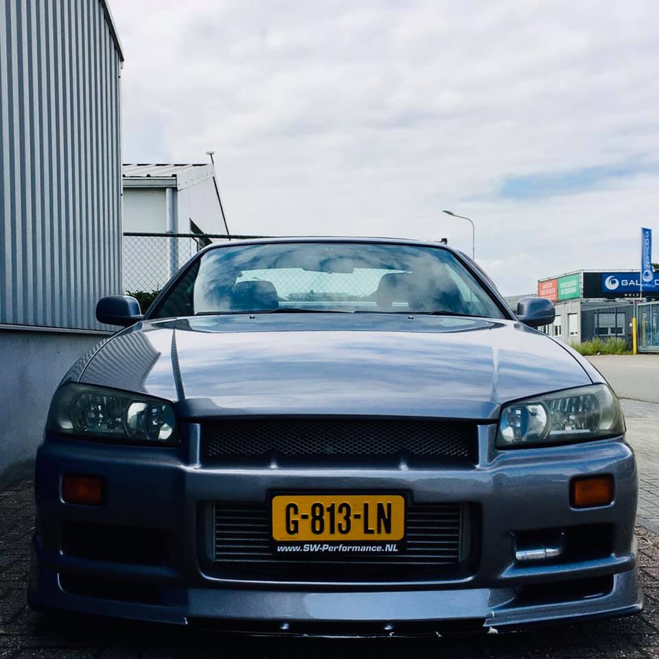 G-813-LN: NISSAN SKYLINE GT-R uit 1998