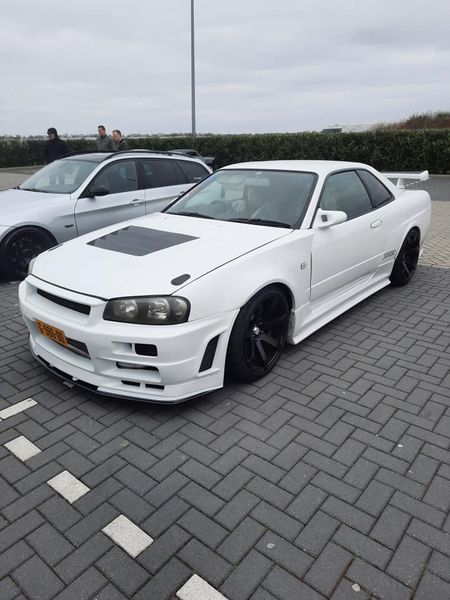 G-985-DD: NISSAN SKYLINE uit 1999