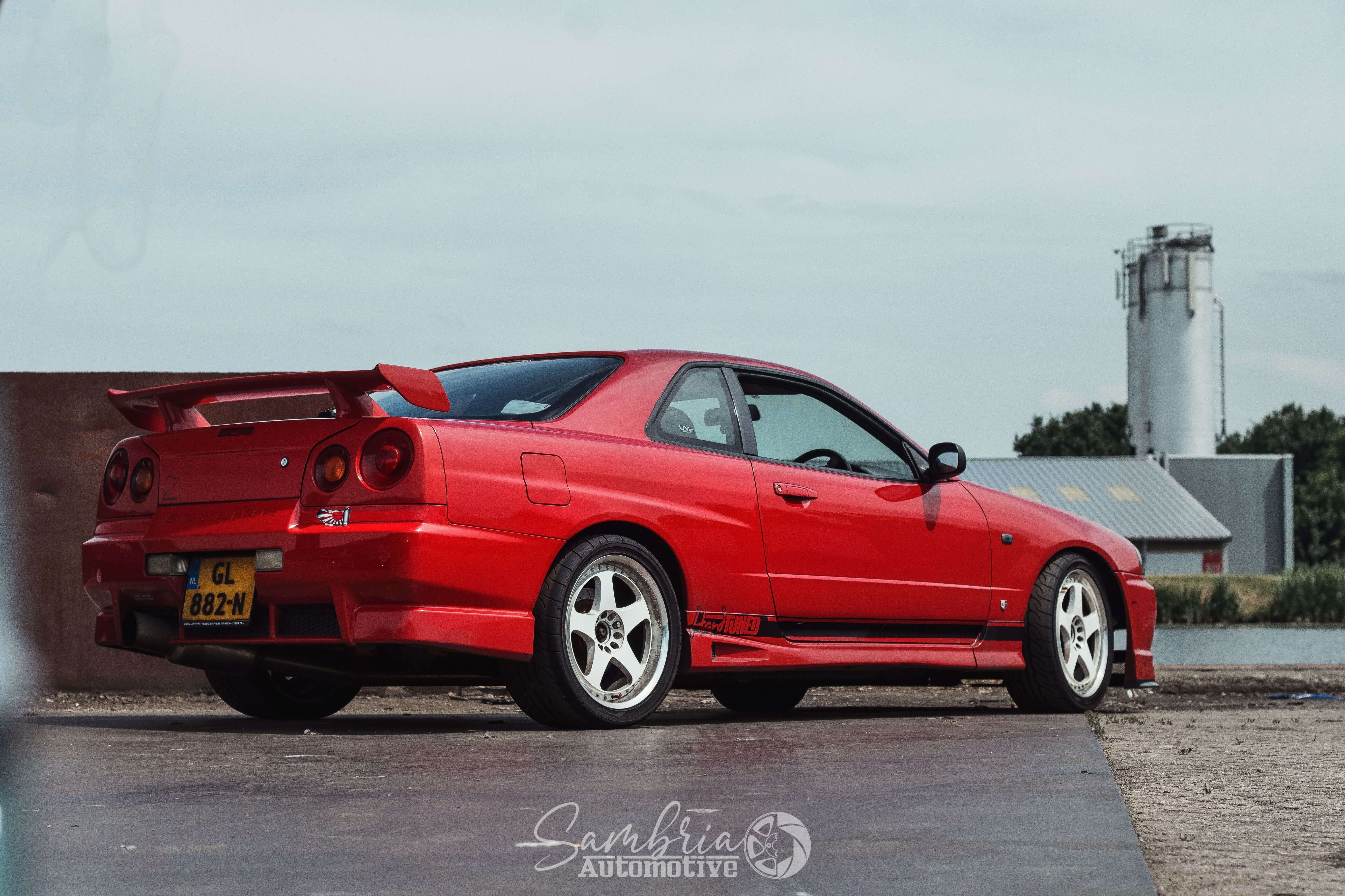 GL-882-N: NISSAN SKYLINE uit 1998