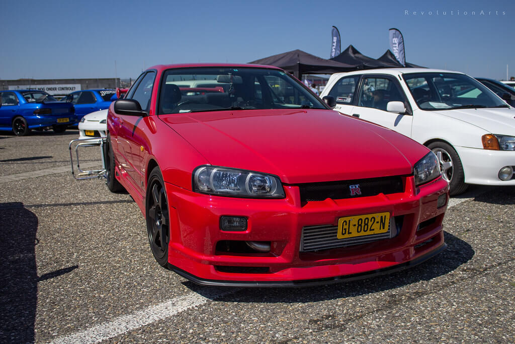 GL-882-N: NISSAN SKYLINE uit 1998