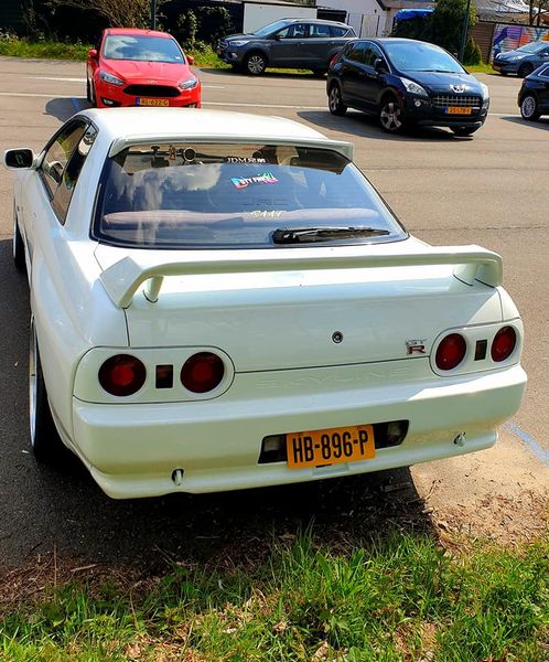 HB-896-P: NISSAN SKYLINE uit 1994