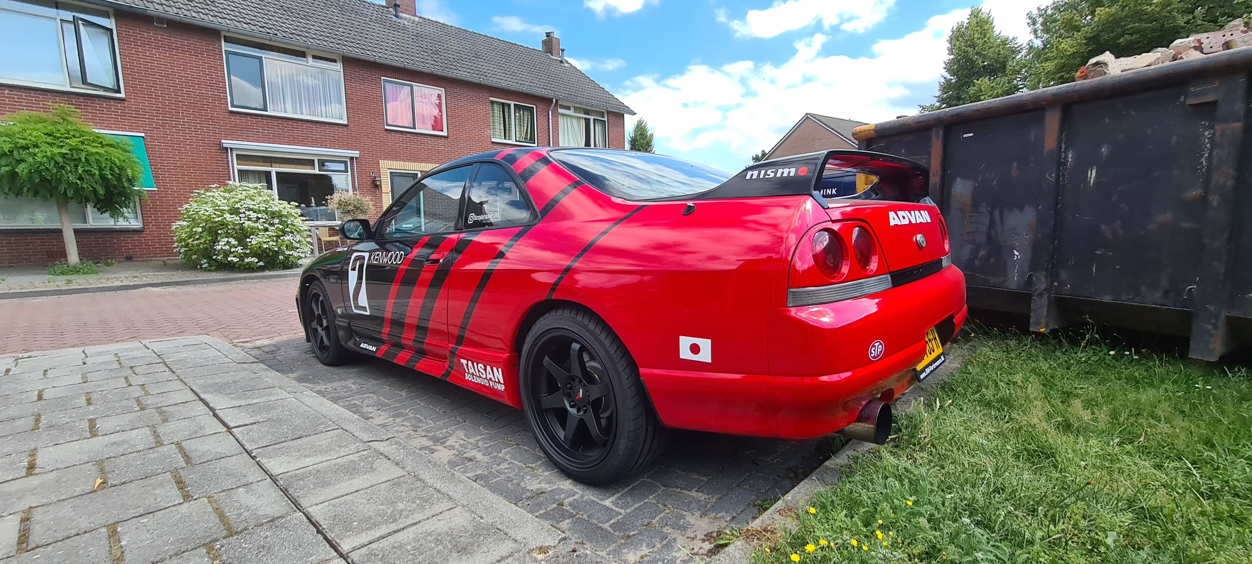 HX-755-H: NISSAN SKYLINE uit 1998