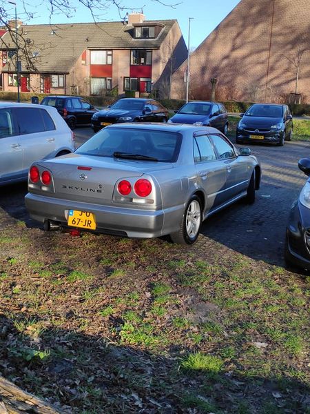 J-067-JR: NISSAN SKYLINE uit 1999