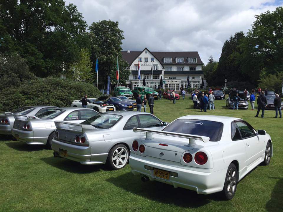 JB-504-S: NISSAN SKYLINE uit 2001