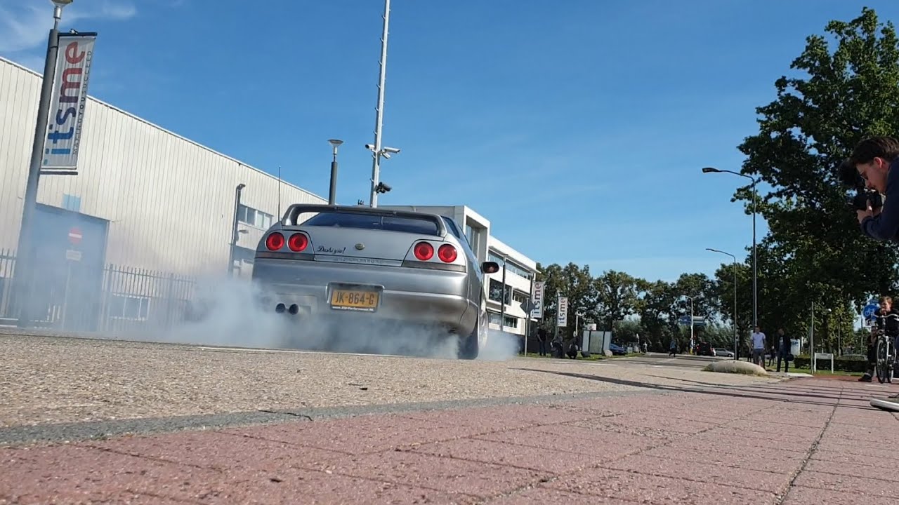 JK-864-G: NISSAN SKYLINE uit 1996