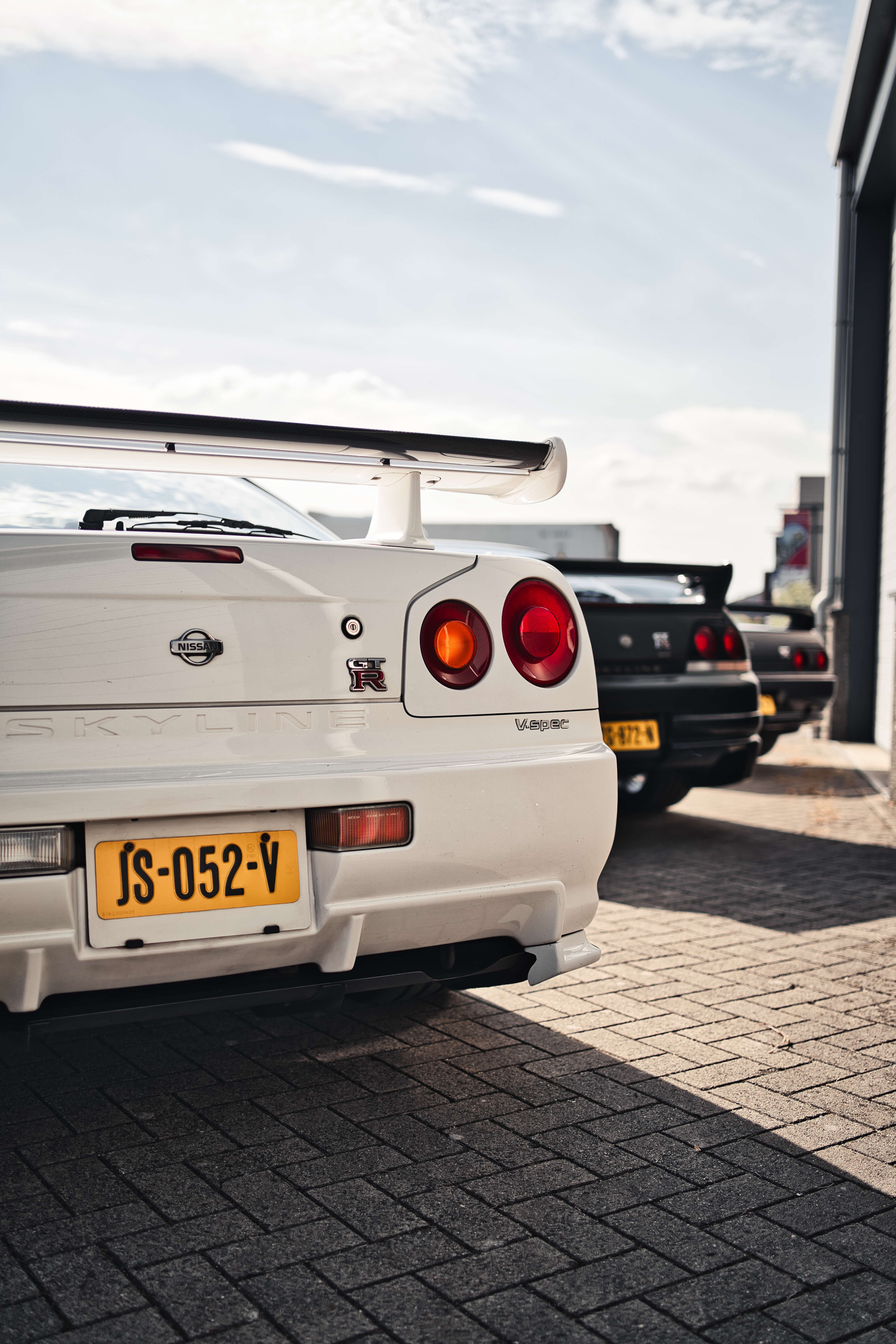 JS-052-V: NISSAN SKYLINE uit 1999