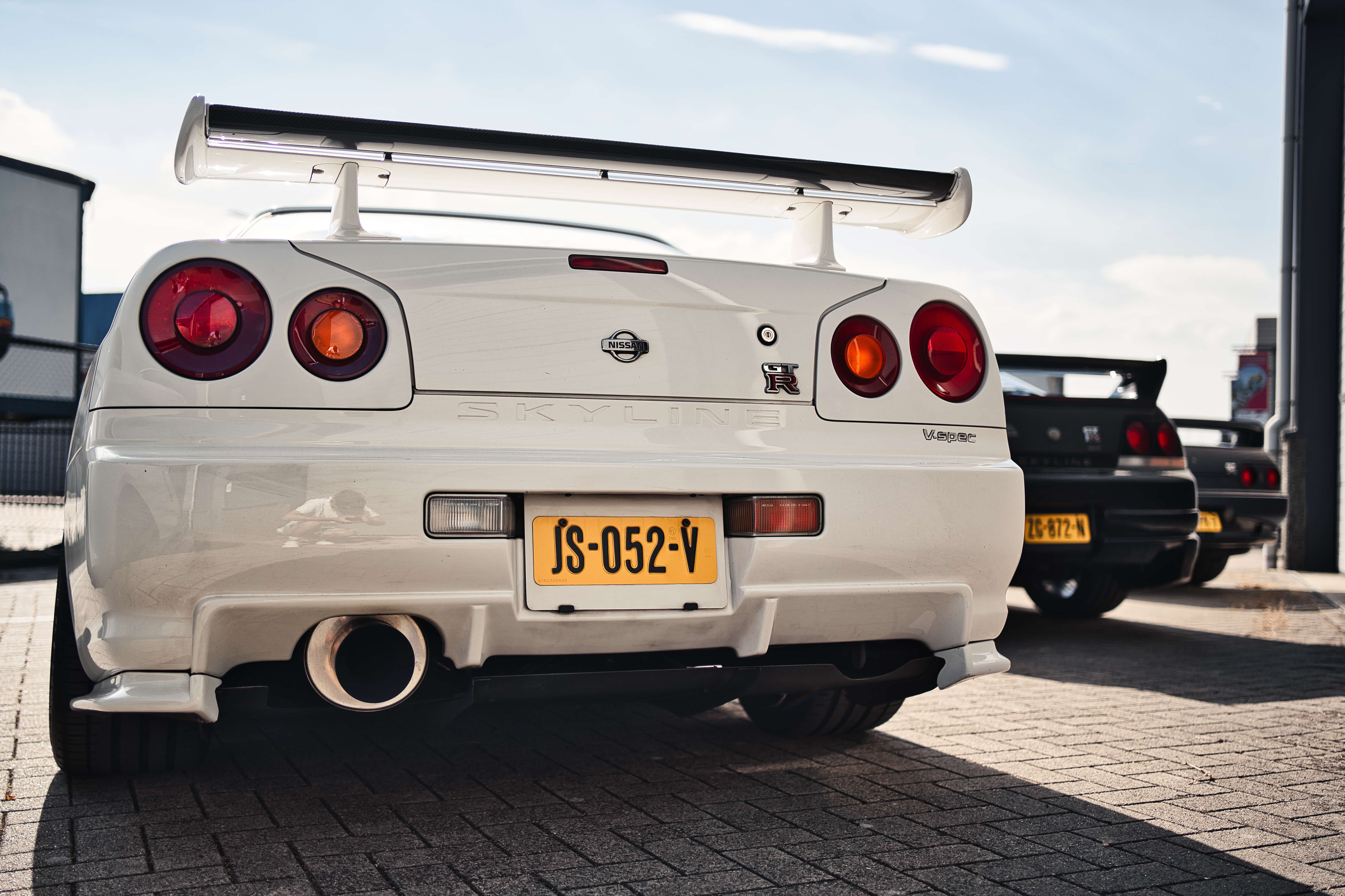 JS-052-V: NISSAN SKYLINE uit 1999