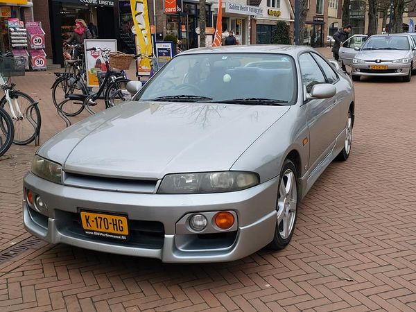 K-170-HG: NISSAN SKYLINE uit 1996