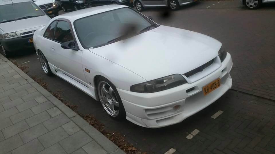 KB-408-B: NISSAN SKYLINE uit 1994