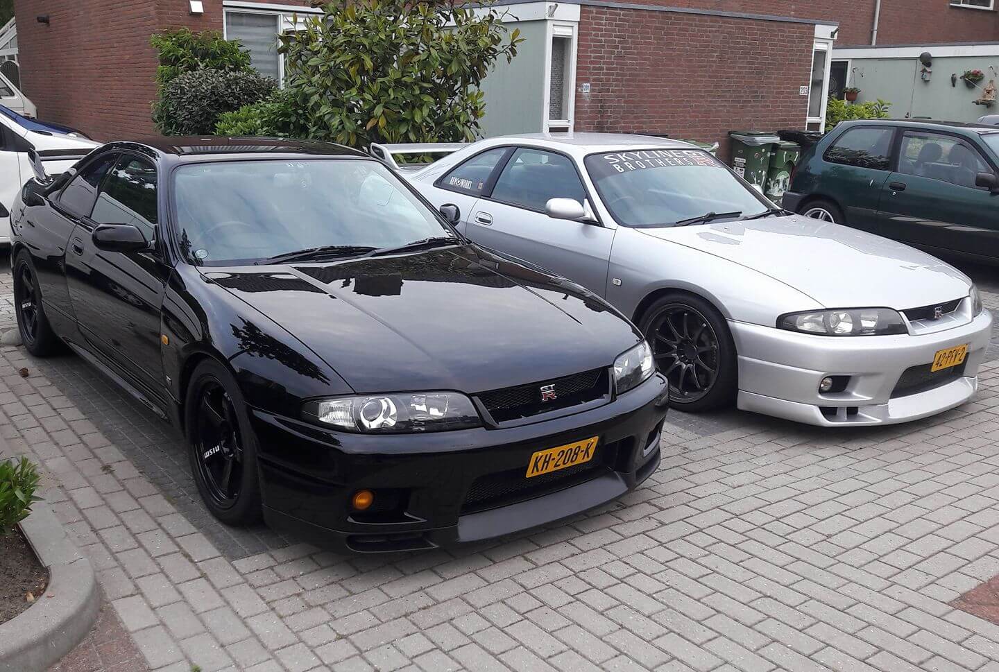 KH-208-K: NISSAN SKYLINE uit 1995