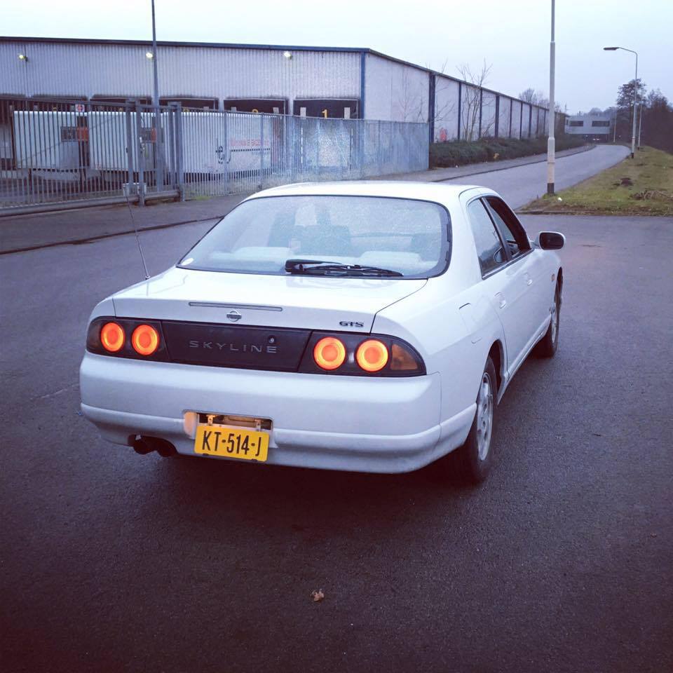 KT-514-J: NISSAN SKYLINE GTS uit 1995