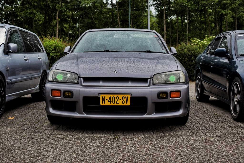 N-402-SV: NISSAN SKYLINE uit 1999