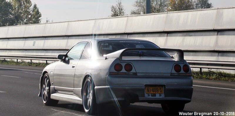 NJ-409-S: NISSAN SKYLINE uit 1996