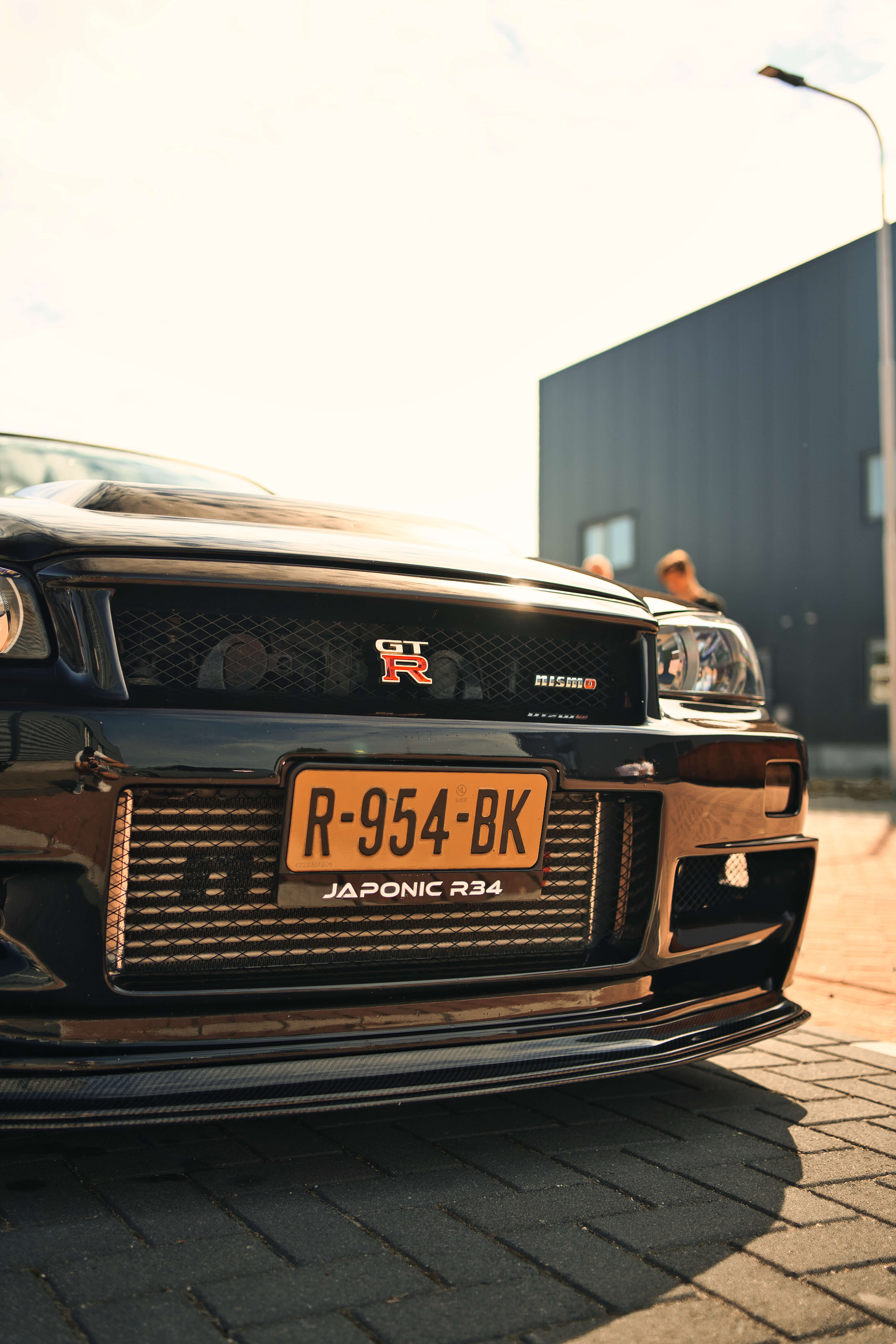 R-954-BK: NISSAN SKYLINE uit 1999