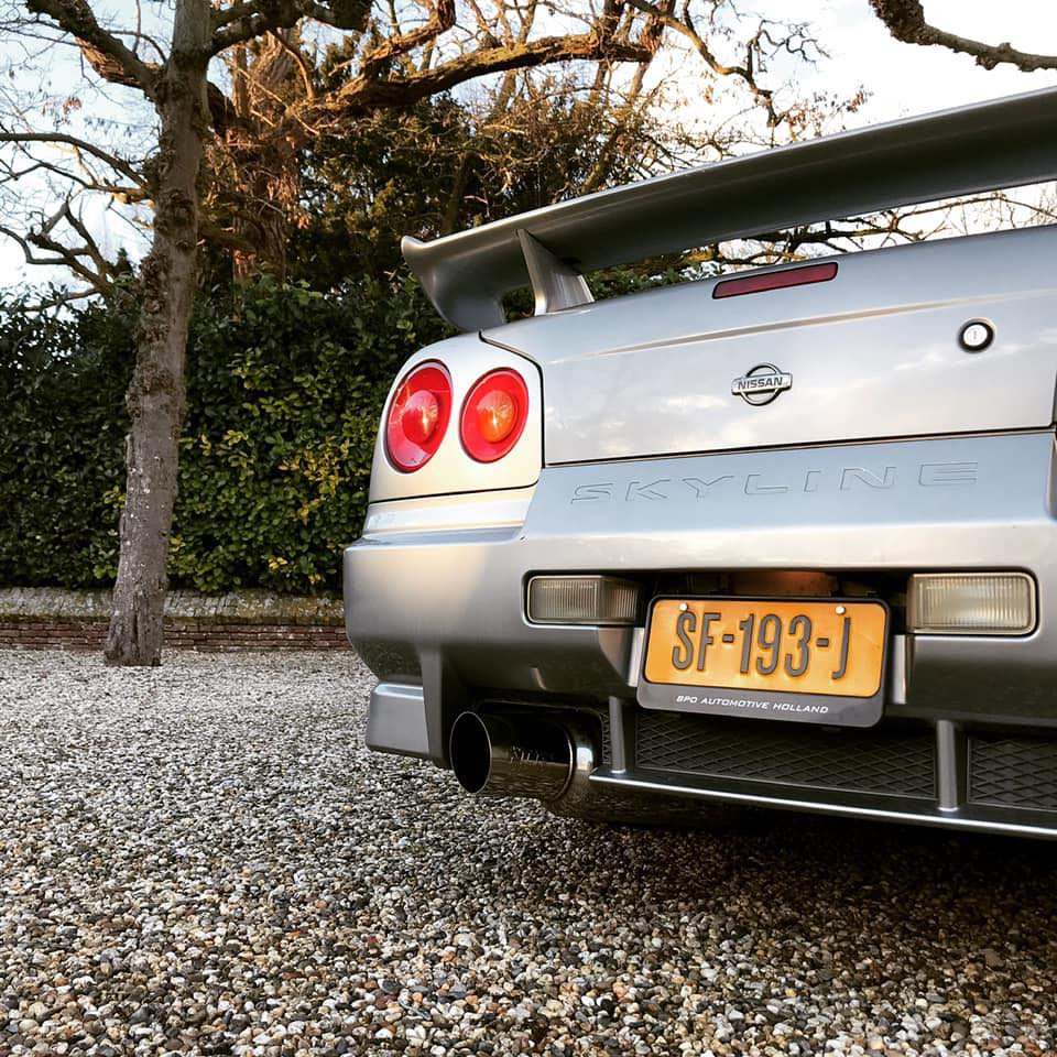 SF-193-J: NISSAN SKYLINE uit 1998