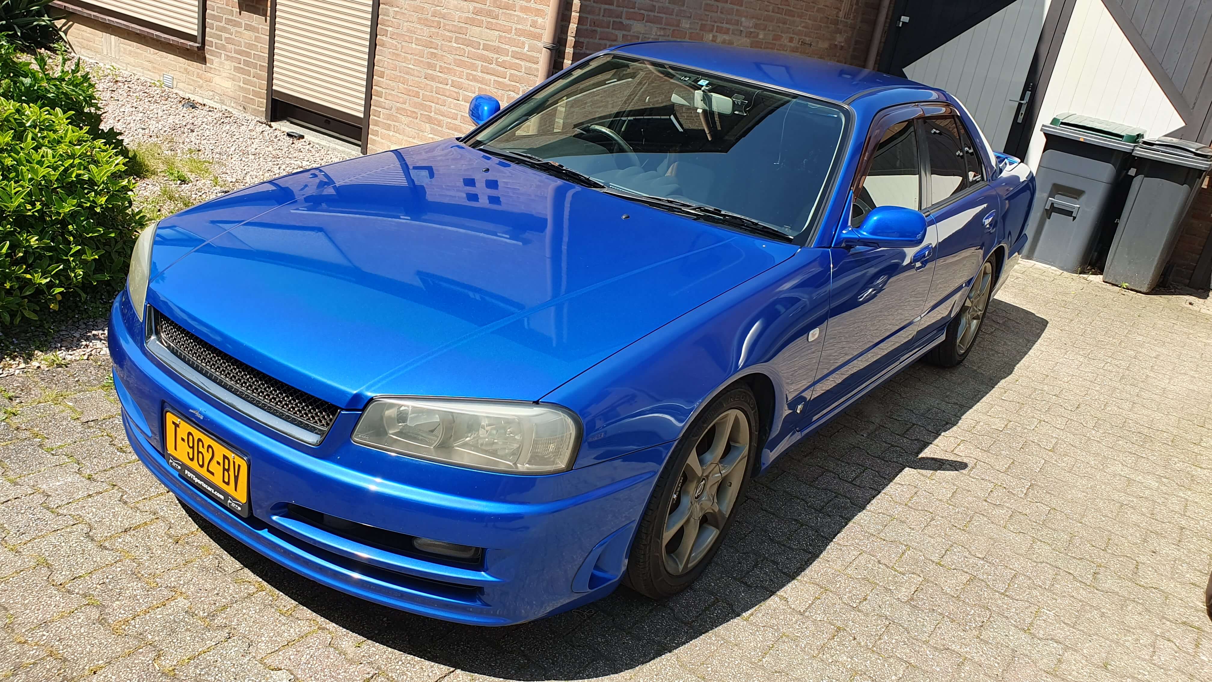 T-962-BV: NISSAN SKYLINE uit 2000