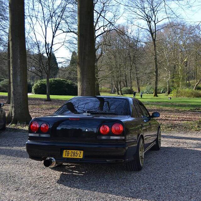 TB-285-Z: NISSAN SKYLINE uit 2000