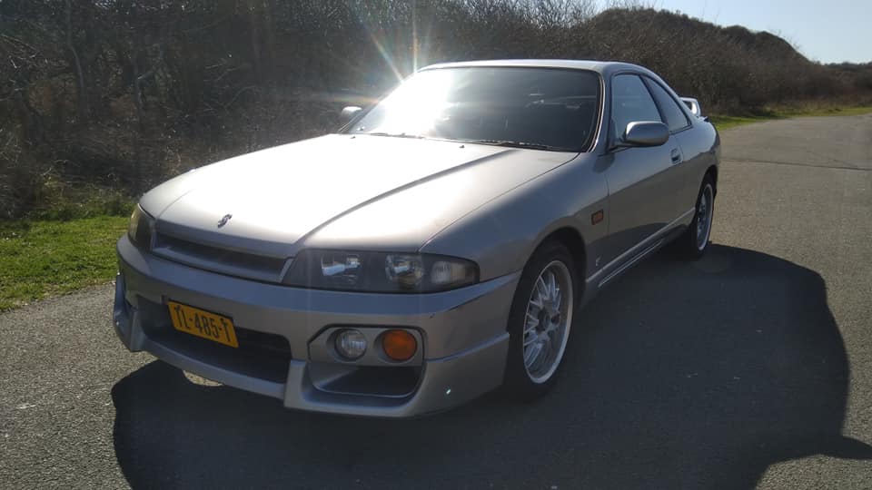 TL-485-T: NISSAN SKYLINE uit 1997