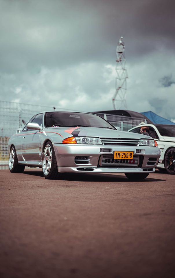 TN-255-B: NISSAN NISSAN SKYLINE uit 1992