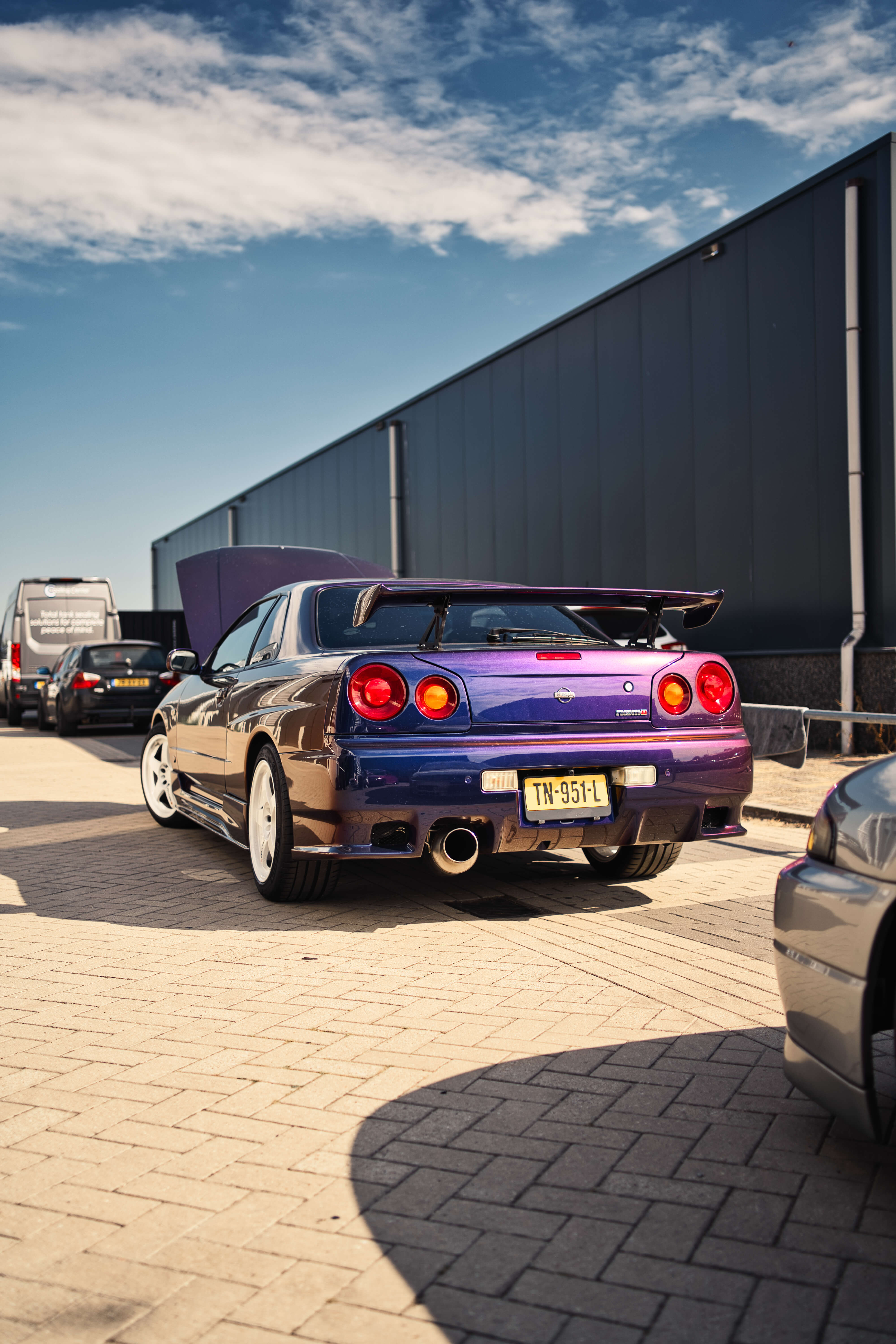 TN-951-L: NISSAN SKYLINE GT-T uit 1999