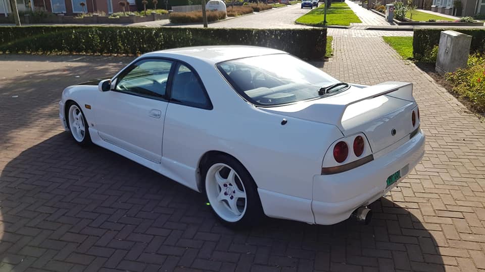 TT-981-J: NISSAN SKYLINE uit 1996