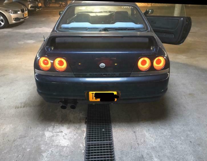 TZ-869-L: NISSAN SKYLINE uit 1996