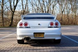 XF-164-J: NISSAN SKYLINE uit 1997