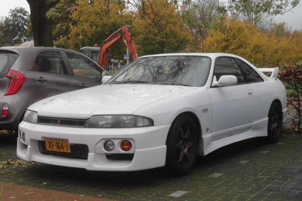 XF-164-J: NISSAN SKYLINE uit 1997