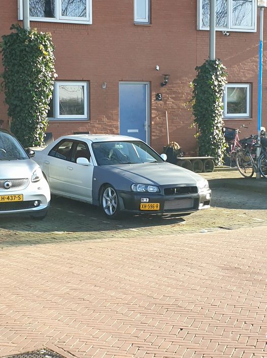 XH-596-R: NISSAN SKYLINE GT-T uit 1998