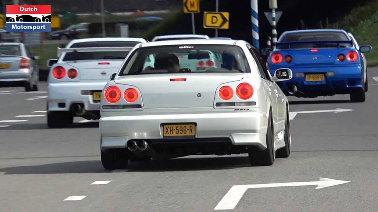 XH-596-R: NISSAN SKYLINE GT-T uit 1998