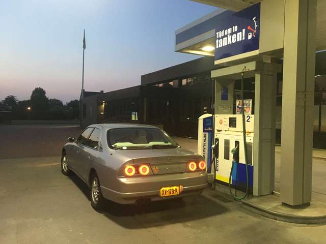 XV-179-K: NISSAN SKYLINE GTS uit 1997