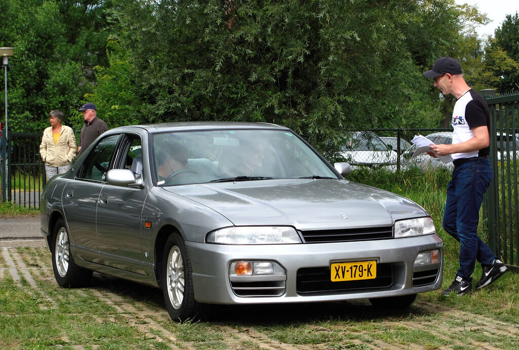 XV-179-K: NISSAN SKYLINE GTS uit 1997