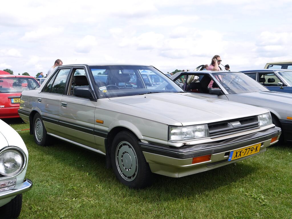 XX-779-K: NISSAN SKYLINE uit 1989