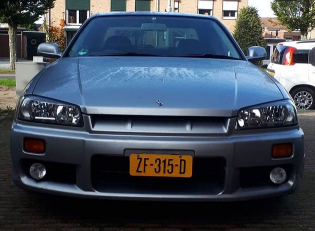 ZF-315-D: NISSAN SKYLINE uit 1998