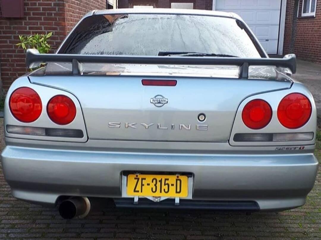 ZF-315-D: NISSAN SKYLINE uit 1998